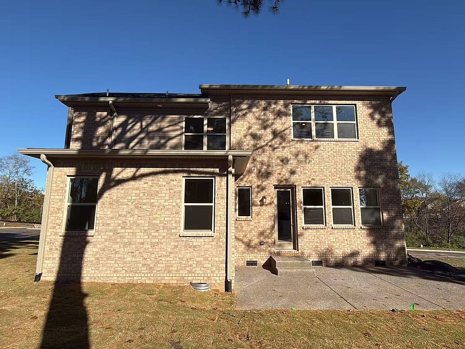 2nd image of 2063 Blackstone Dr