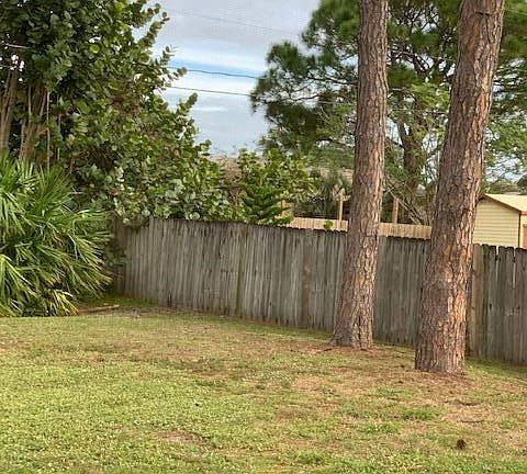 4th image of 1643 SE Biddle Ln