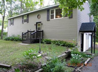 19 Ackerman Rd, Bernhards Bay, NY 13028