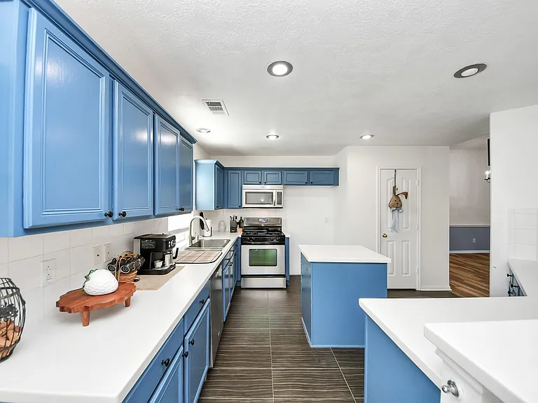 18318 Farriswood Ct — Photo 9