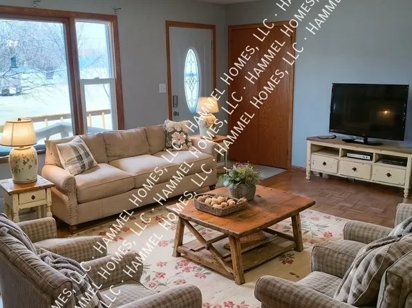 406 8th Ave W #A, Durand, WI 54736
