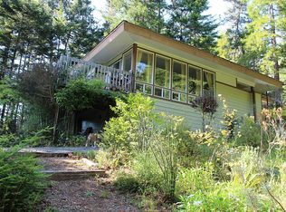 33257 Frog Pond Rd, Little River, CA 95456