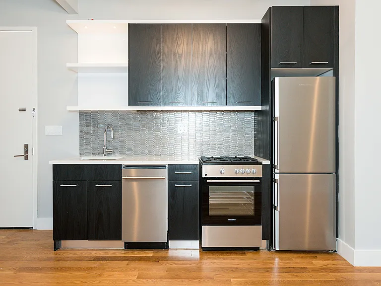 240 Boerum St #3 — Photo 3