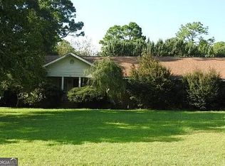 1171 W Roanoke Dr, Fitzgerald, GA 31750