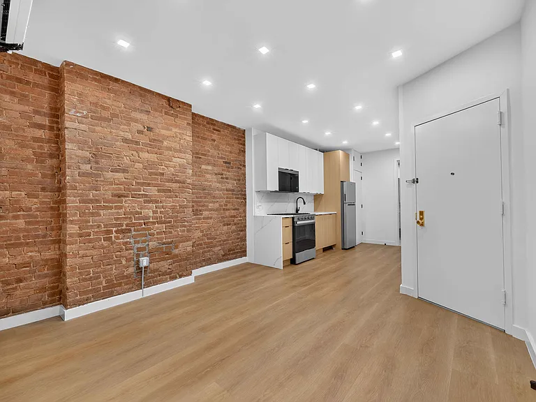 463 Columbus Ave #3A — Photo 3
