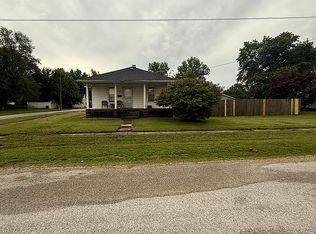 801 Mason St, Tovey, IL 62570
