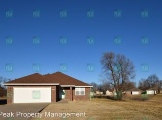 1126 S Arcadia Ave, Springfield, MO 65804