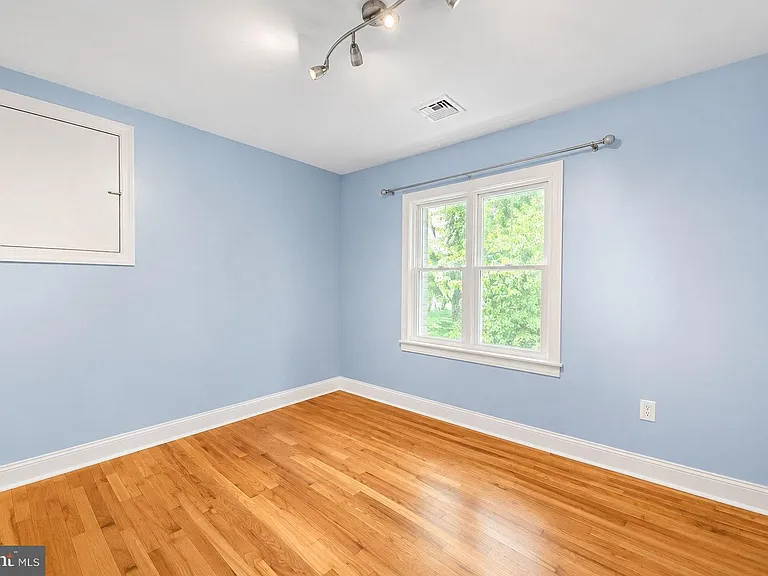 947 Cherry Hill Rd — Photo 28