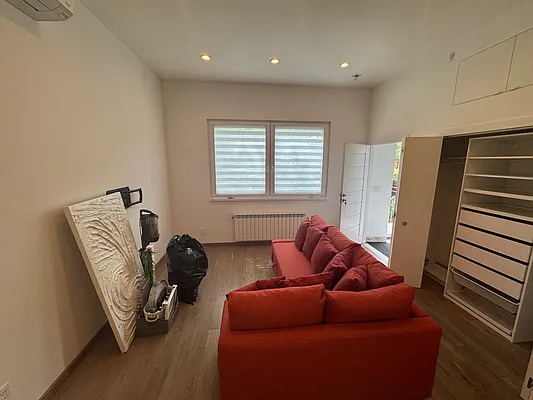 Rented by Capri Jet Realty Corp | media 6