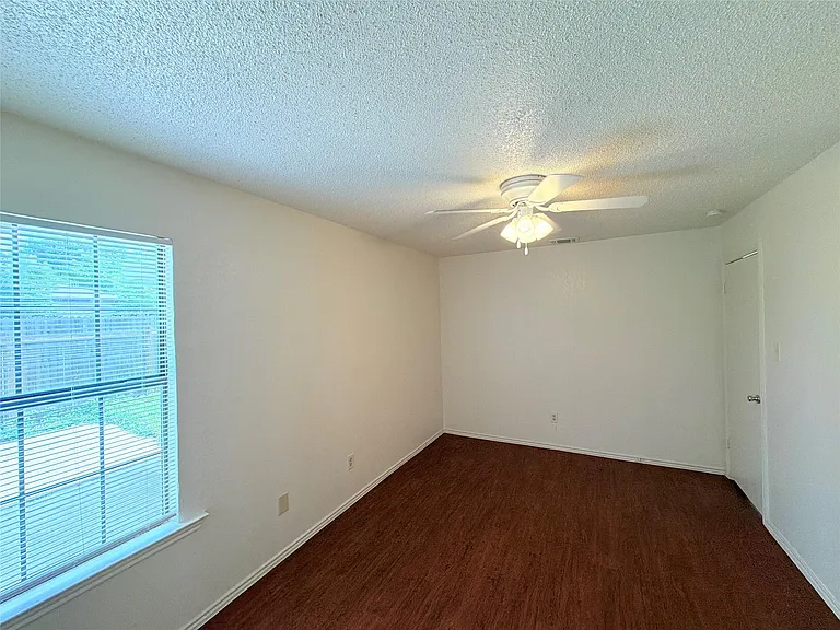 1215 Ridgemont St — Photo 14