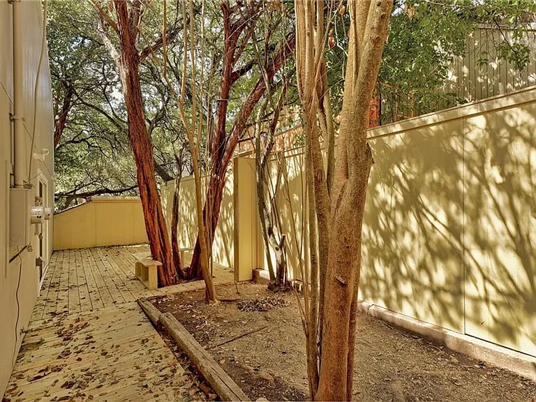 Redbud Bungalows — Photo 13