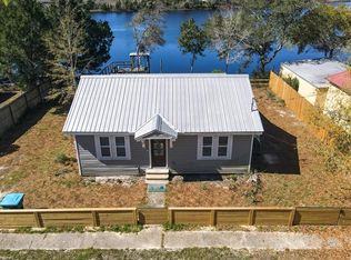 809 Three Rivers Rd, Carrabelle, FL 32322