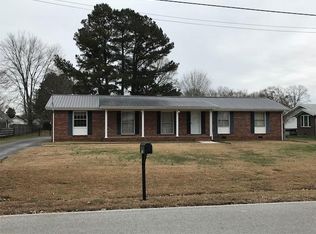 1203 Meadowlark Pl, Manchester, TN 37355