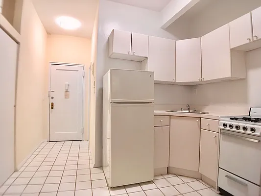 Rented by Anchor Associates | media 19