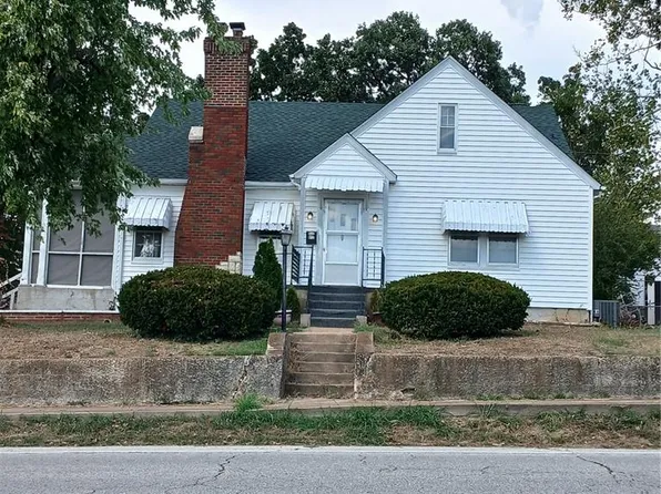 812 W Miller St, De Soto, MO 63020