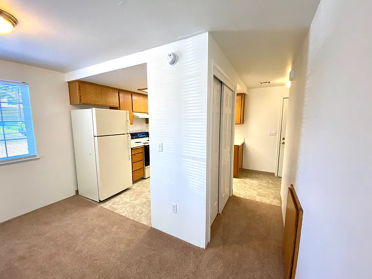 824 Bennett Ave #C — Photo 6