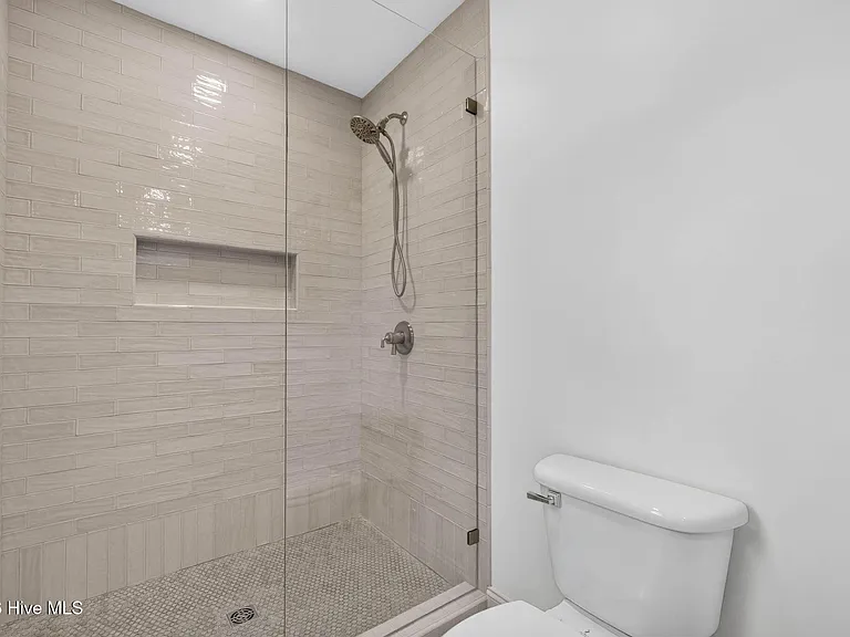 8305 Bald Eagle Ln — Photo 32