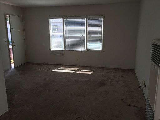 2nd image of 141 Oak Ave