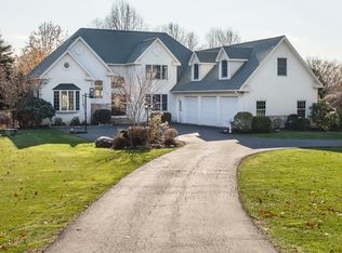 50 Penny Ln, Woodbridge, CT 06525