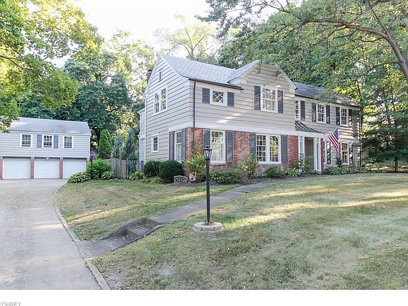 2nd image of 164 S Rose Blvd