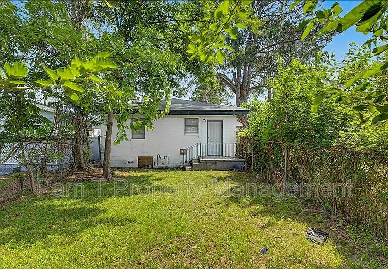 1120 Darwin St — Photo 17