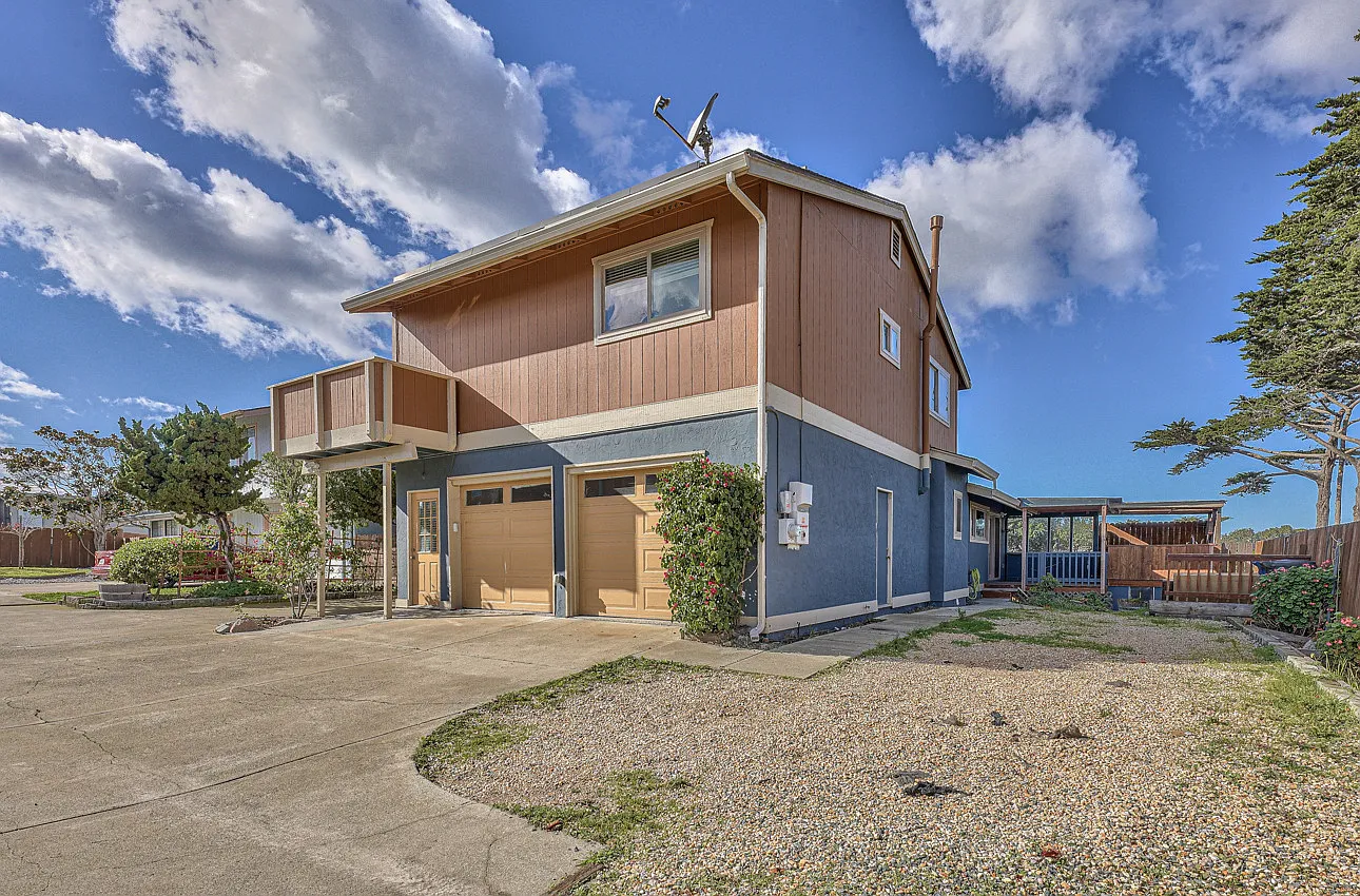 219 1/2 Mortimer Ln photo 1