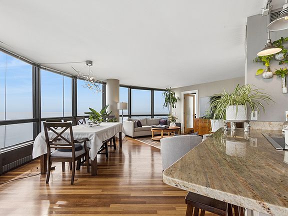 3rd image of 5415 N Sheridan Rd APT 5206