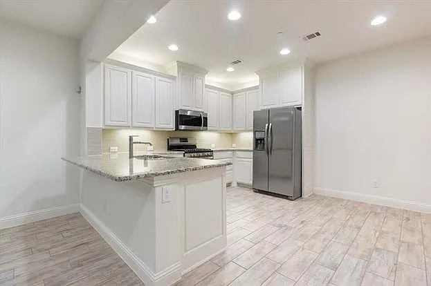 3008 Gaylord Dr — Photo 11