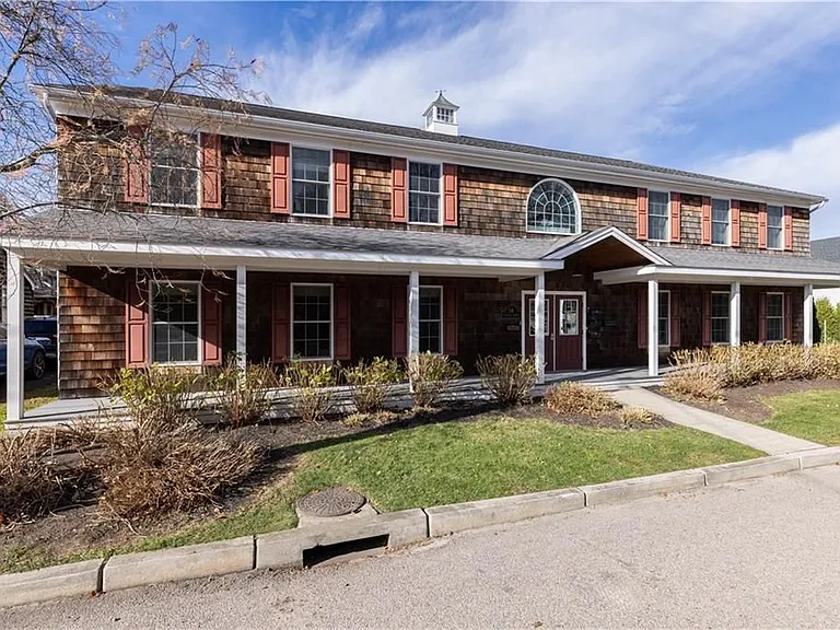 14 Clinton Ave #3 — Photo 2