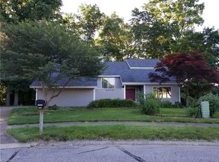 29321 Goulders Grn, Bay Village, OH 44140