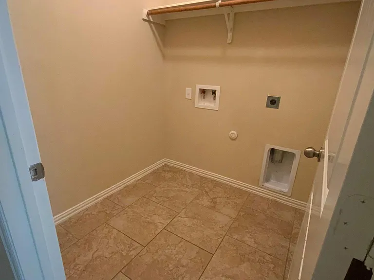 728 Olaf Dr — Photo 15