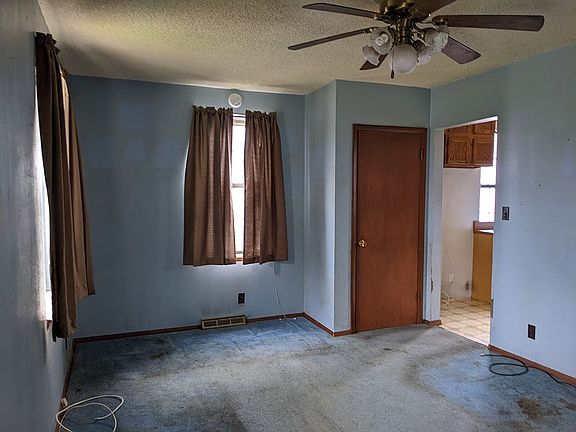 4th image of 2715 E 24th St