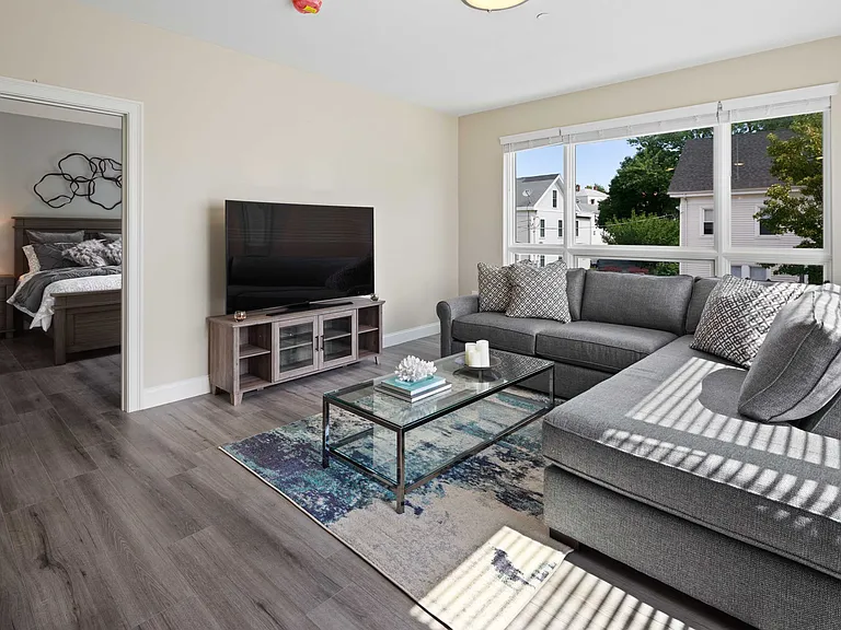 165 Washington St #201 — Photo 2