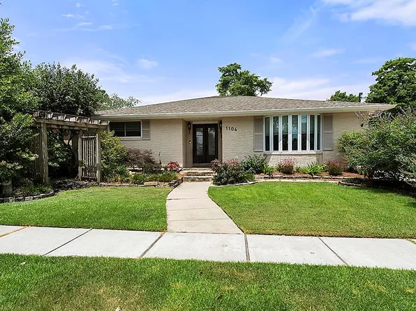 1104 Sena Dr, Metairie, LA 70005