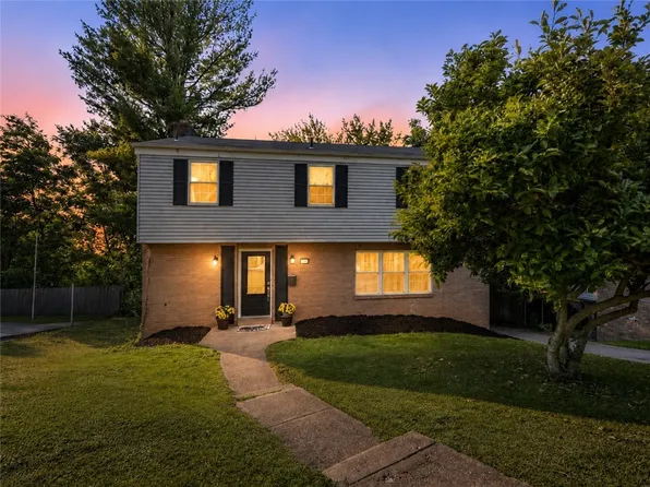 1361 Pesavento Dr, Bridgeville, PA 15017