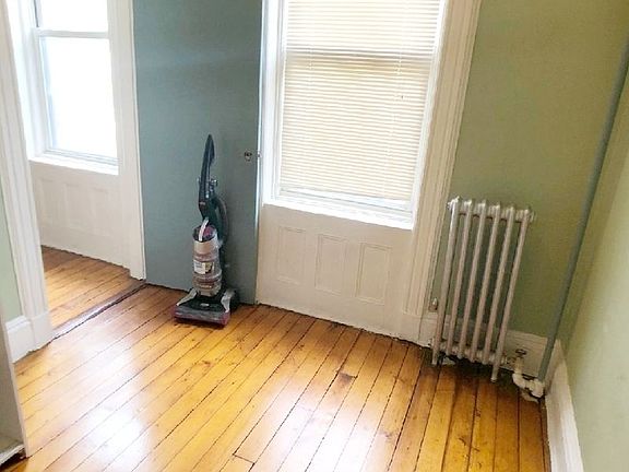 5th image of 12-10 Astoria Blvd #2A