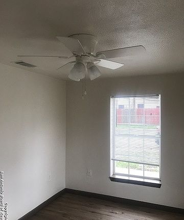 2nd image of 606 Catalina Ave #606