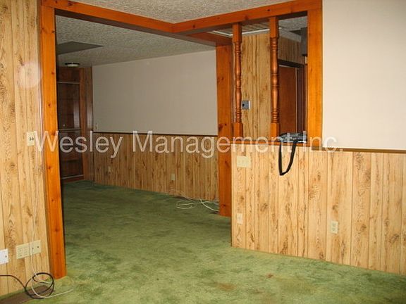 3rd image of 2110 Girard Ave