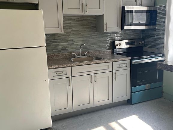 5th image of 6547 Elmwood Ave #2F