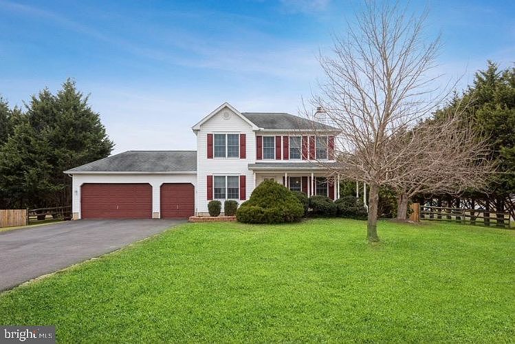 1st image of 119 Lynn Cir