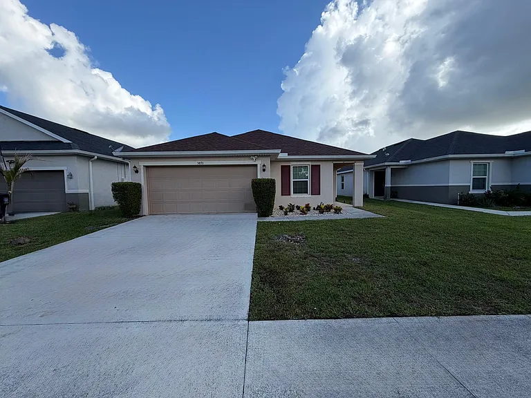 5870 NW Pine Trail Cir — Photo 1