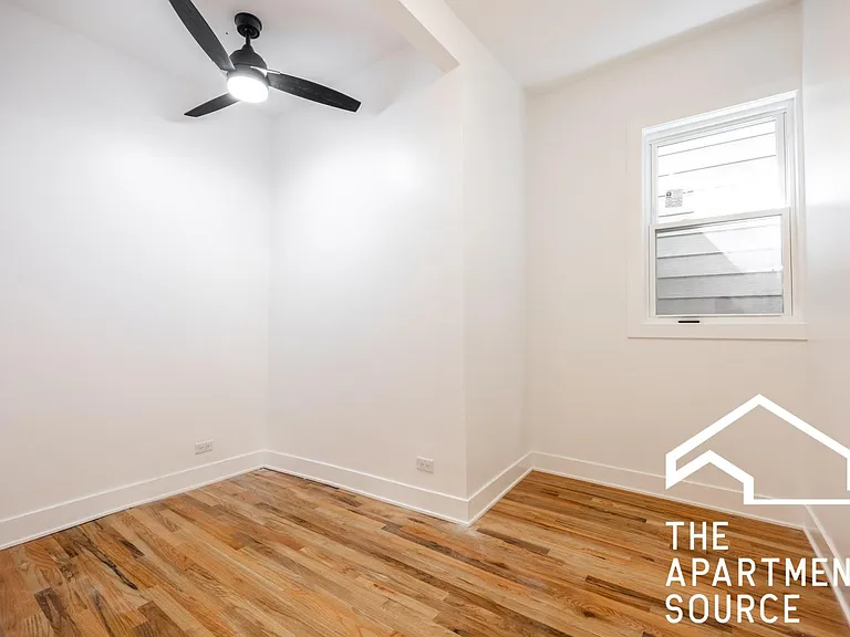 1742 N California Ave #3R — Photo 10