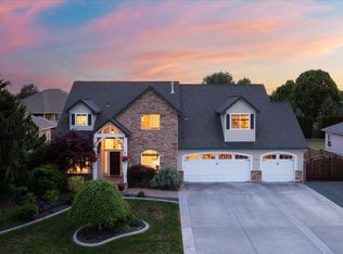 1010 Christopher Ln, Pasco, WA