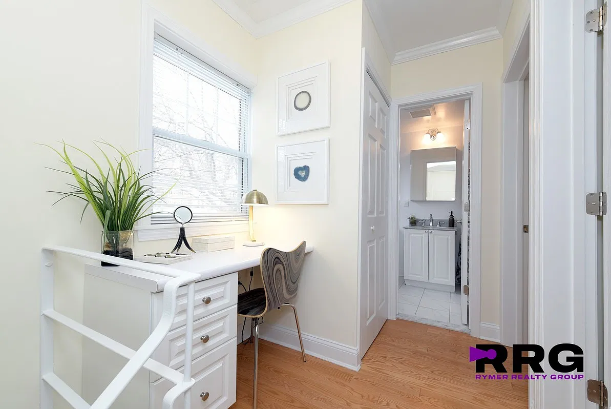 2 bed, 1.0 bath, 984 sqft, $3,820 — Photo 4