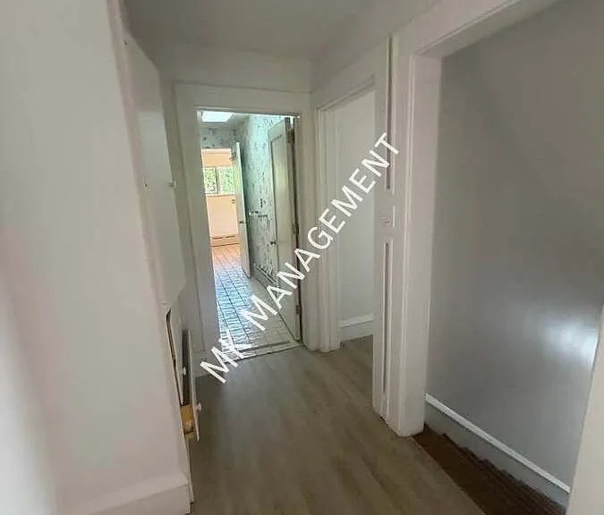 571 Charles Ave — Photo 26