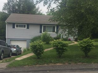 1195 Lebanon School Rd, West Mifflin, PA 15122
