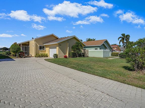 2nd image of 1080 NW 20th Ave