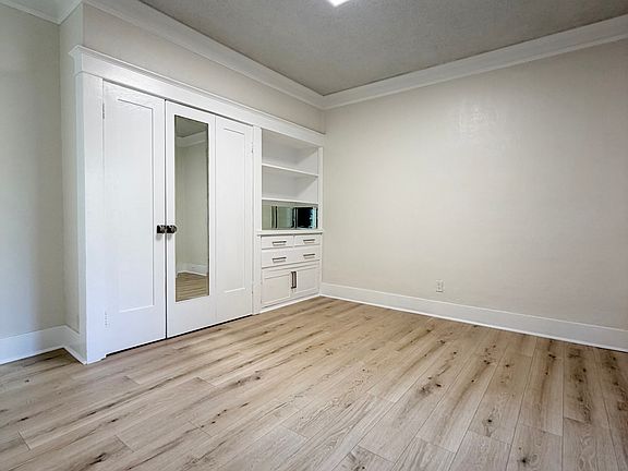 4th image of 323 W 4th St APT 203