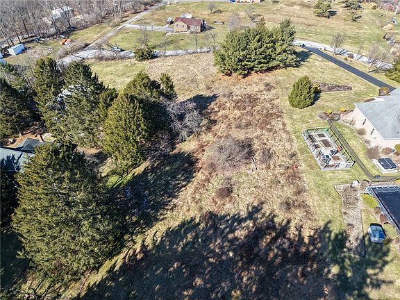 2nd image of 4990 Lakewood Rd
