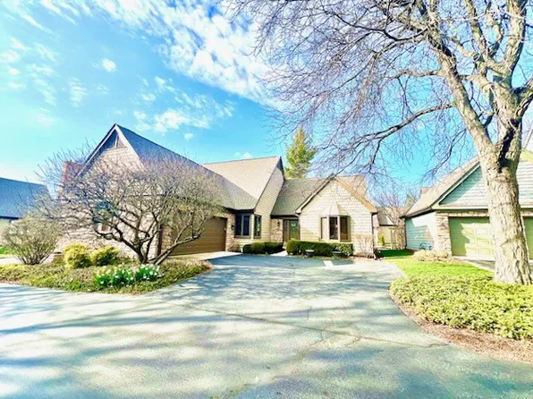 1020 Oakfern Ln, Darien, IL 60561